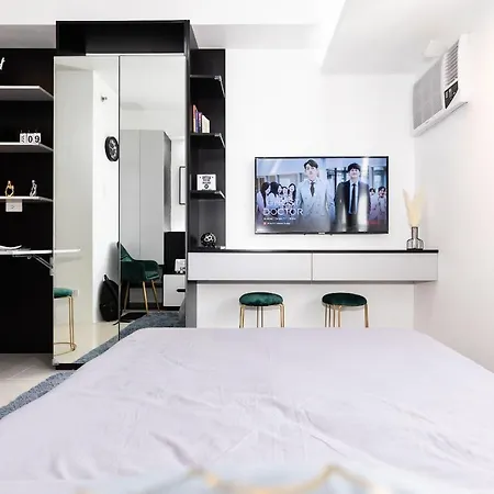 Brandnew Modern Studio Unit W/ Netflix - Persimmon Studios